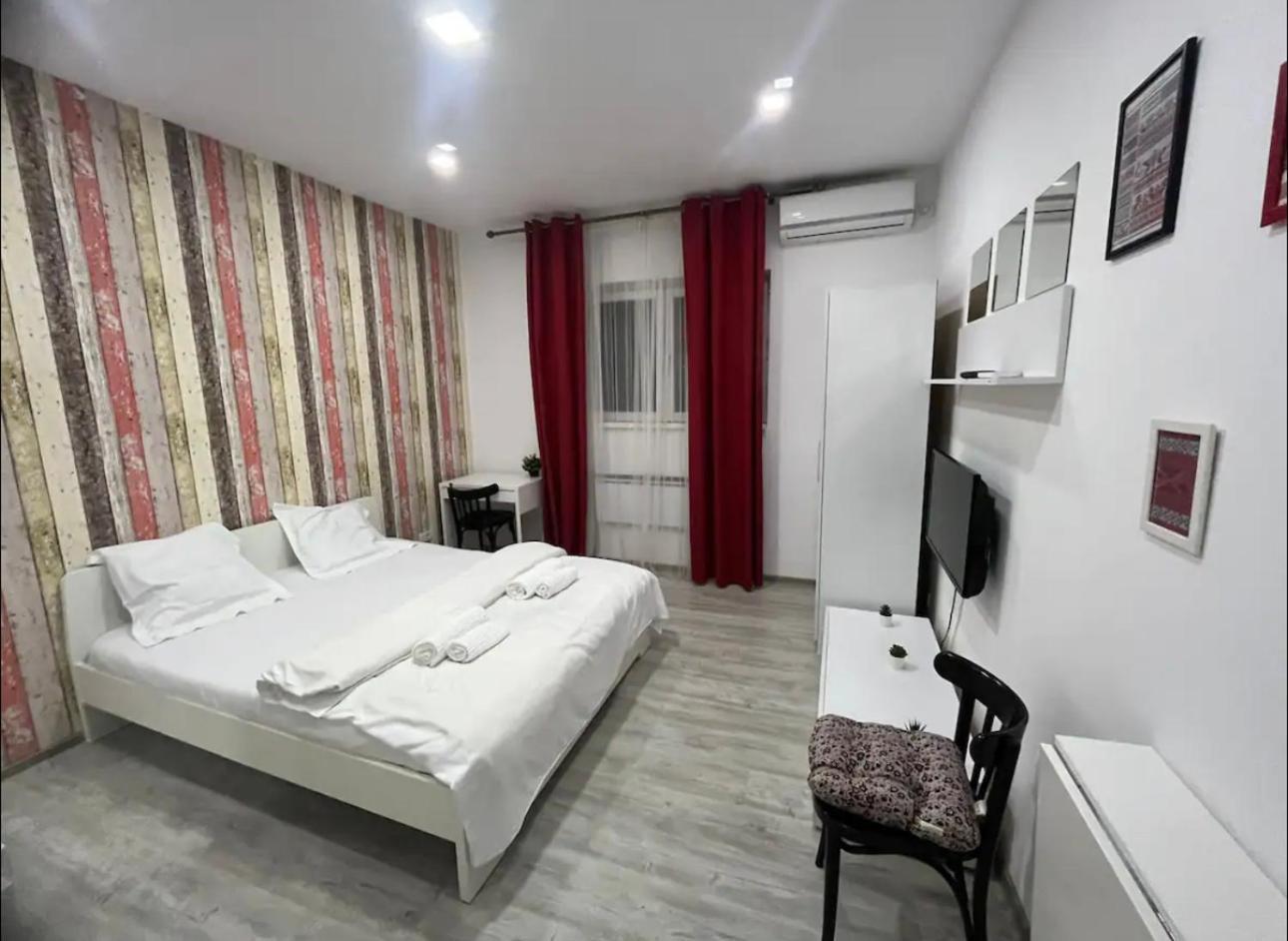 Amazing Location In The City Center Букурещ Екстериор снимка