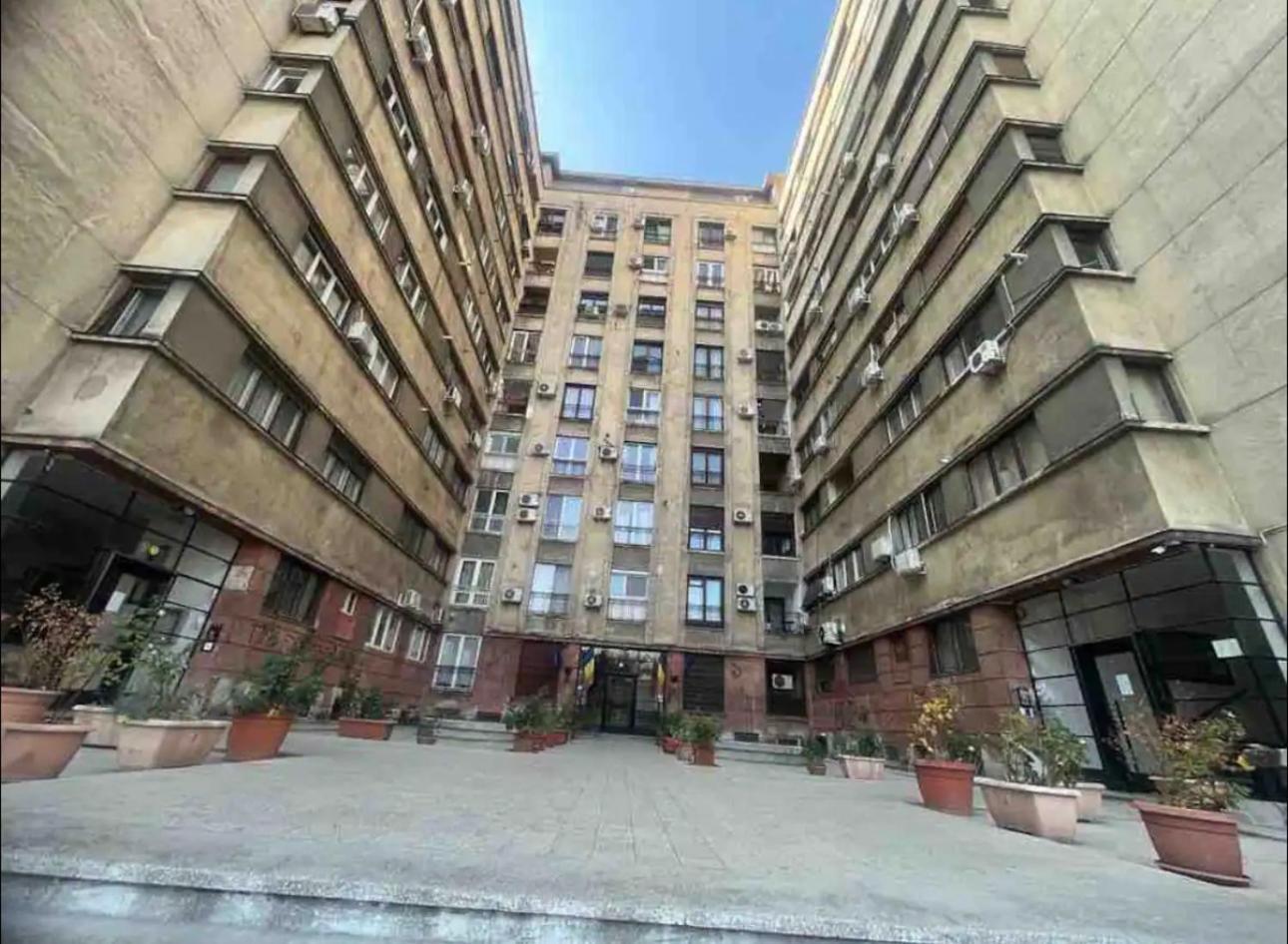 Amazing Location In The City Center Букурещ Екстериор снимка